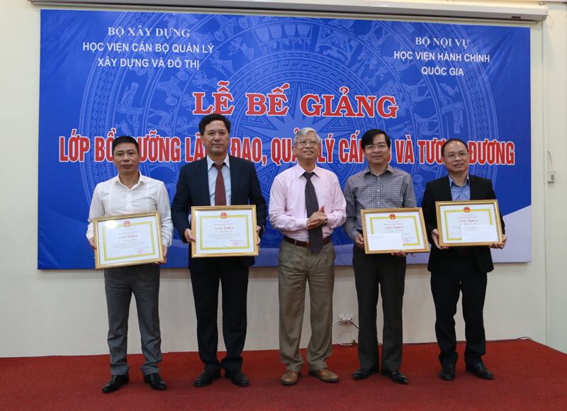 Bế giảng lớp bồi dưỡng lãnh đạo, quản lý cấp Vụ và tương đương 2019